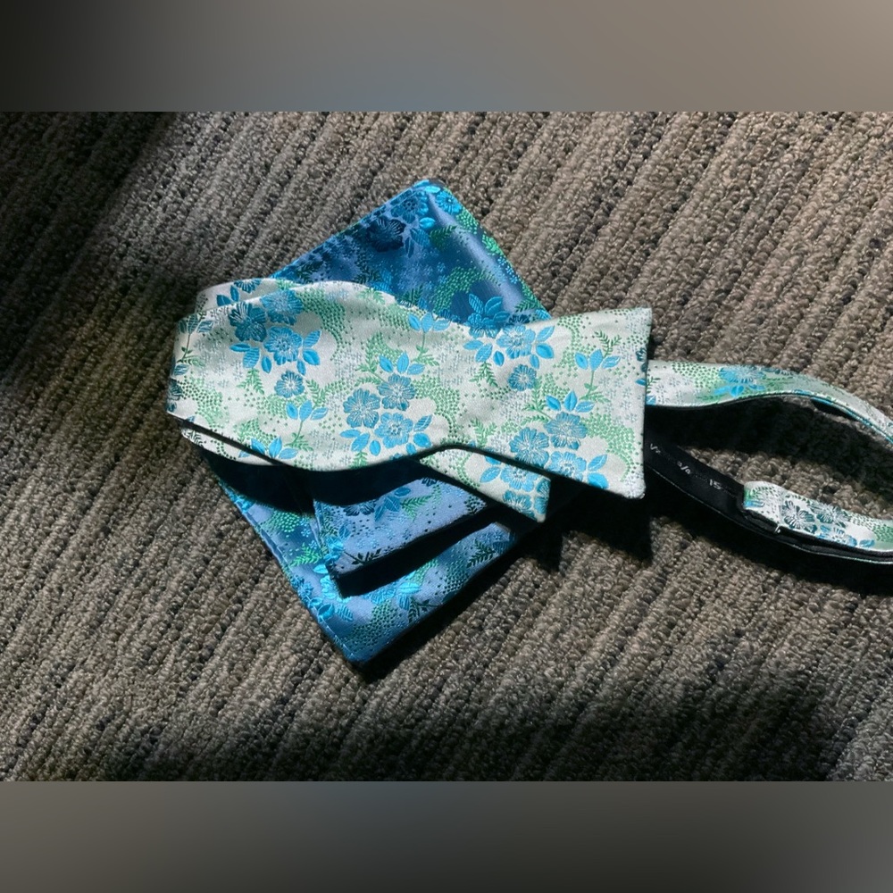 Mens silk blue turquoise bow tie pocket square set floral